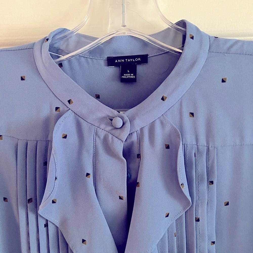 Ann Taylor Blue Ruffle Blouse👚🌟🌟🌟 - Picture 2 of 10